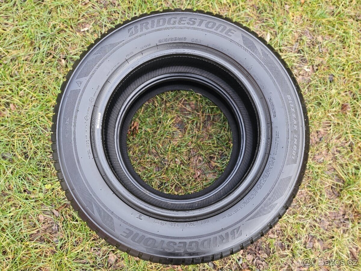 2x Zimní pneu Bridgestone Blizzak LM-001 - 215/65 R17 - 90% - 3