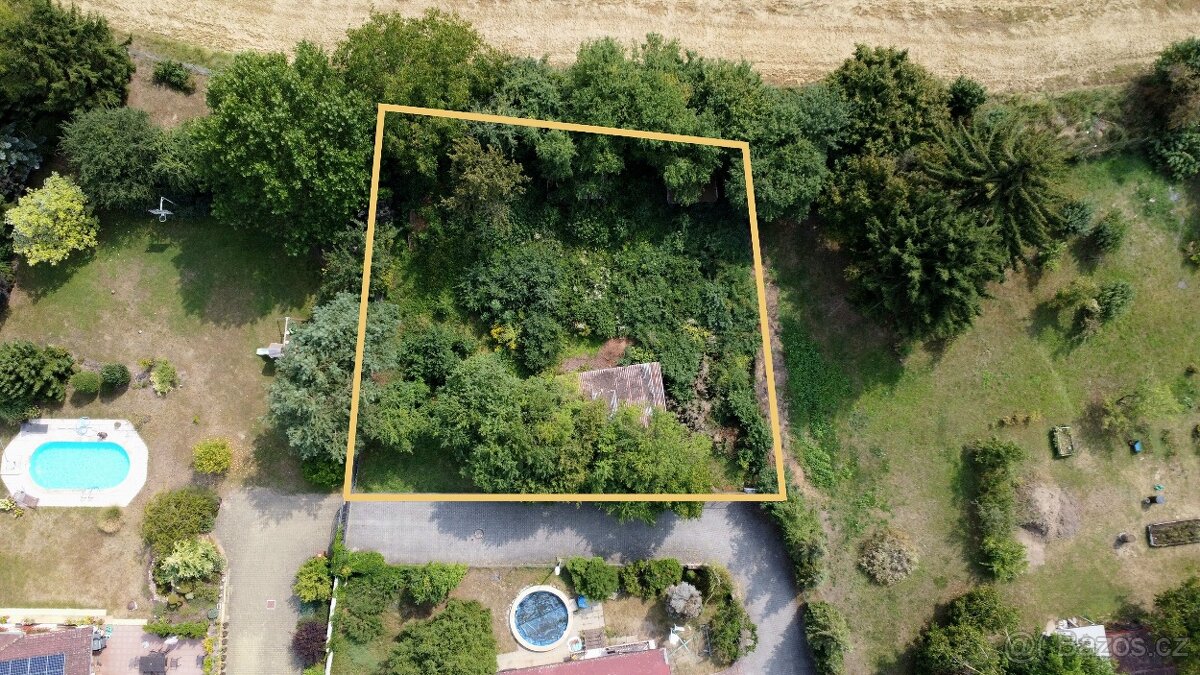 Stavební pozemek v Praze 16 - 3