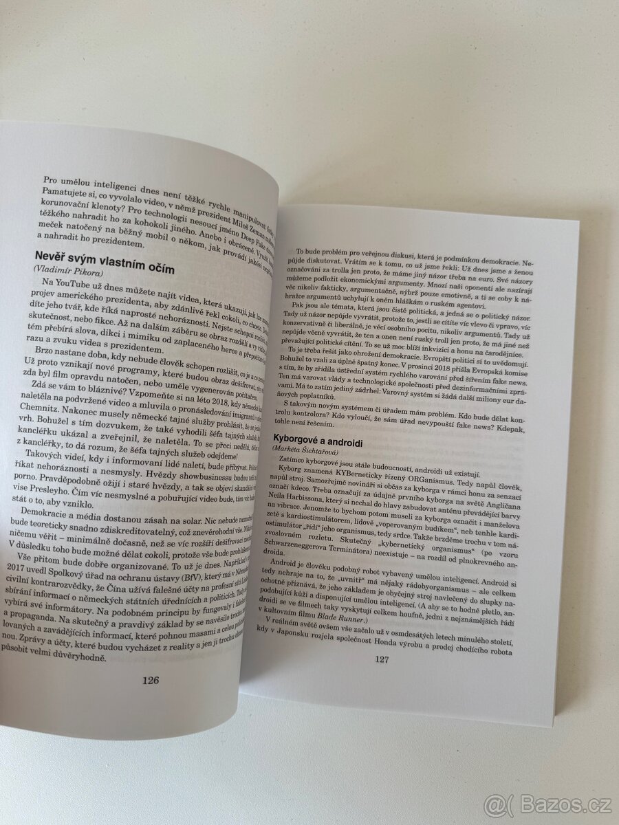 kniha S androidkou v posteli - Pikora a Šichtářová - 3