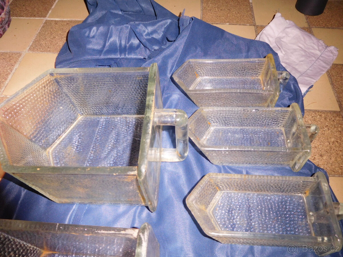 Skleněné dozy. - 3