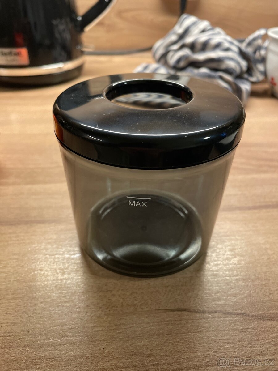 Mlýnek na kávu Patricca - 3