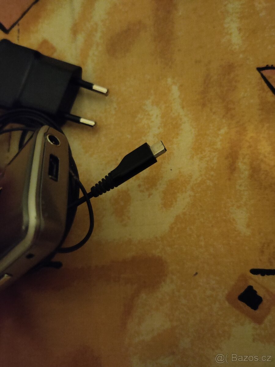 Samsung S5610 s nabíječkou - 3