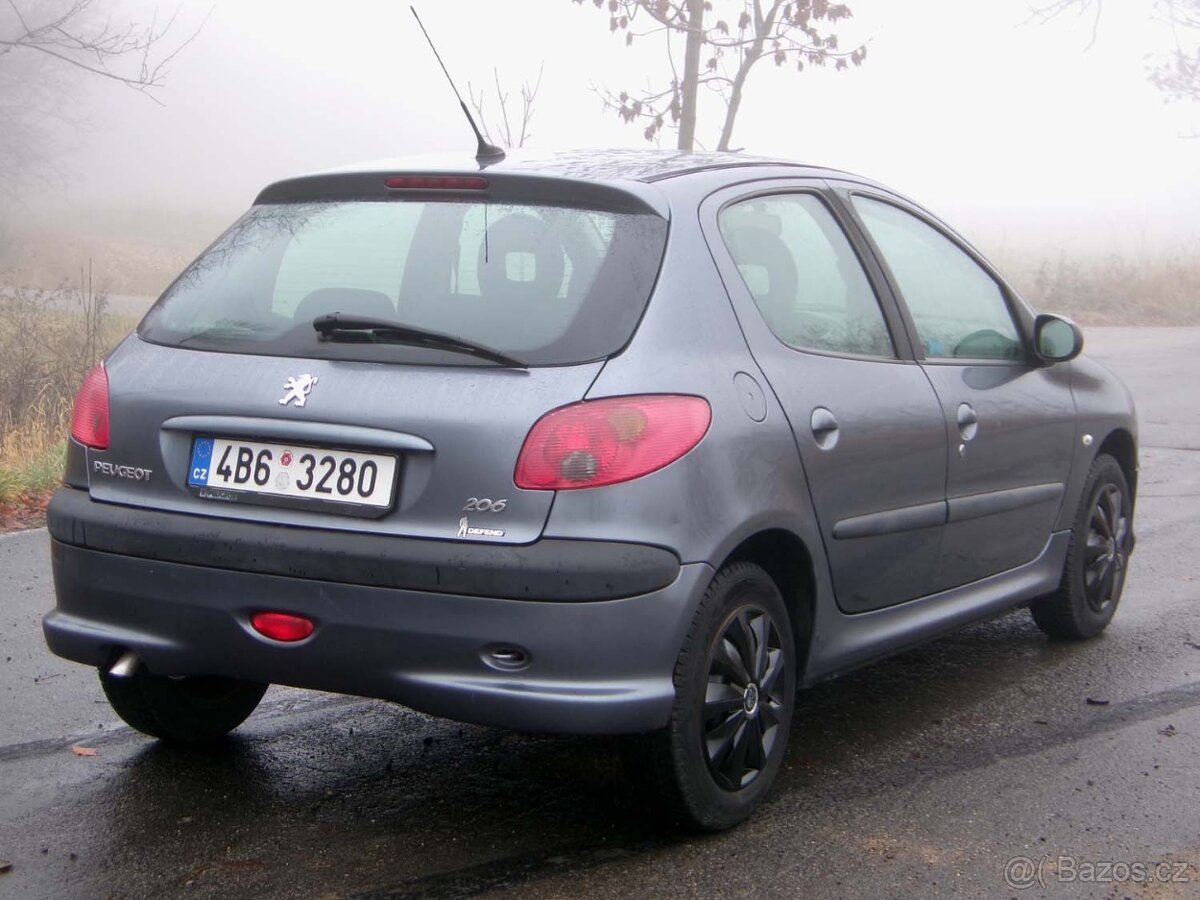 Peugeot 206 1.4i 82000km - 3