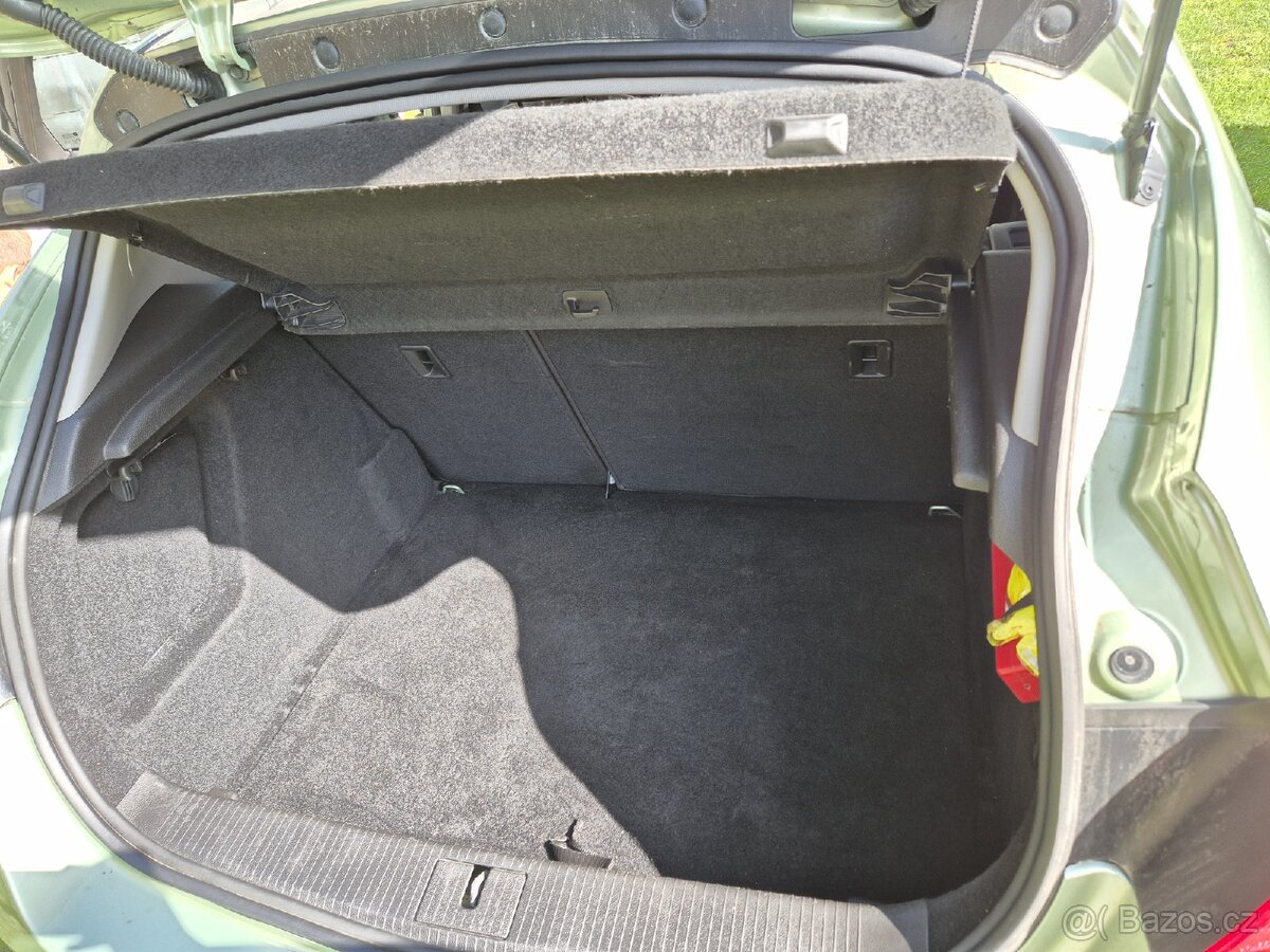 Opel Astra J 1.4 Turbo, benzín - 3