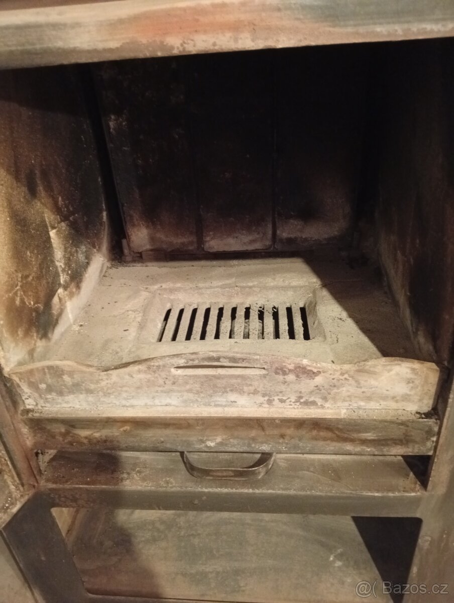 Prodám krbová kamna s výměníkem - 3