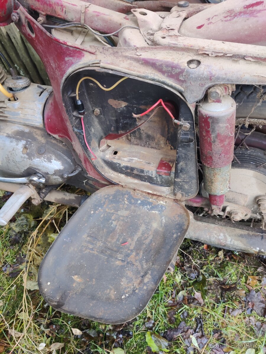 Jawa 125 - veterán - 3