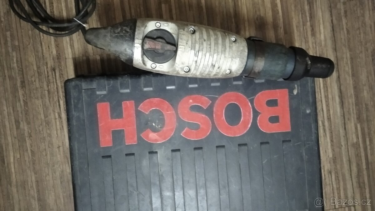 BOSCH vrtací kladivo SDS max - 3