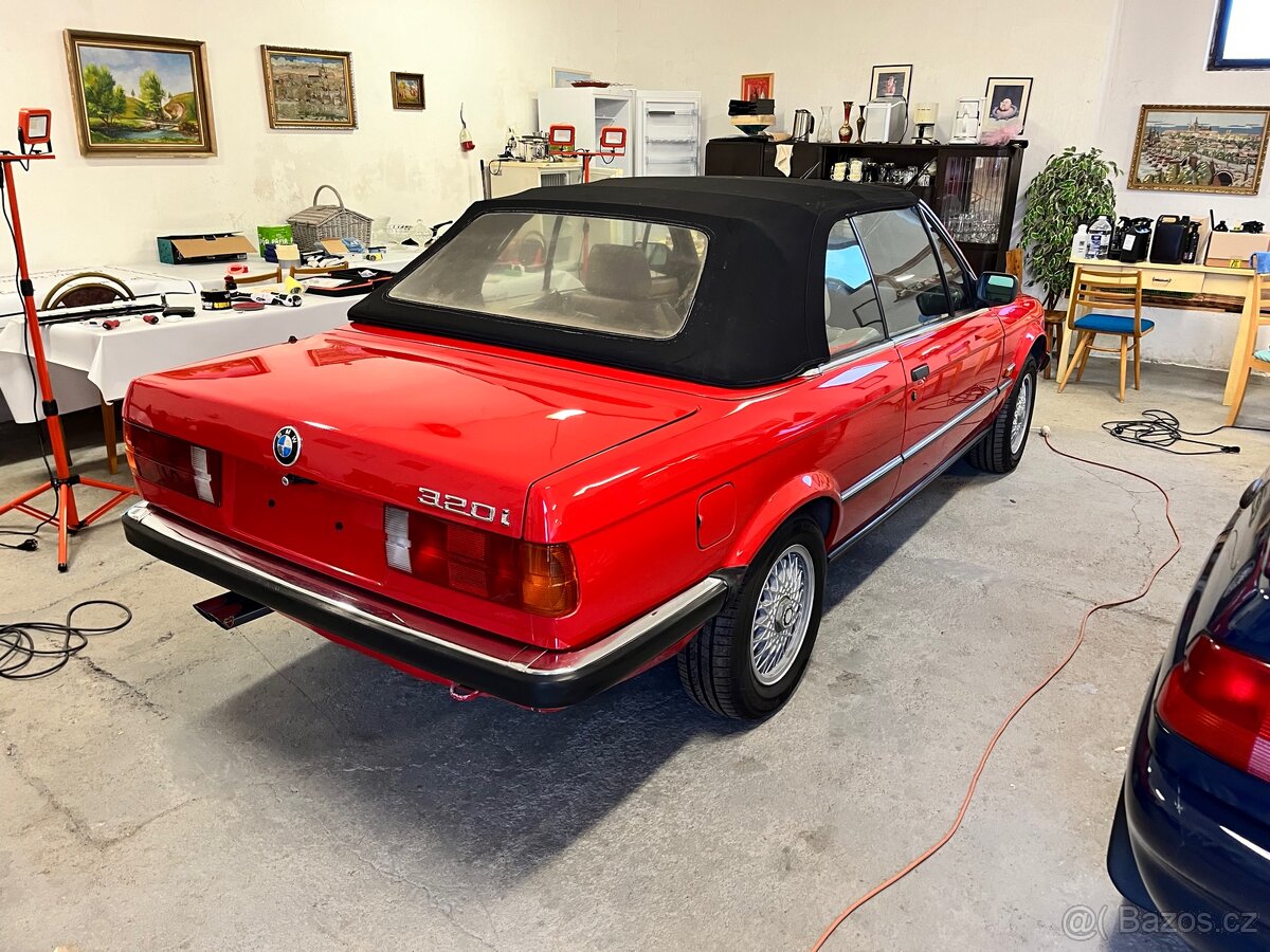 BMW E30 320i chrom cabrio - 3