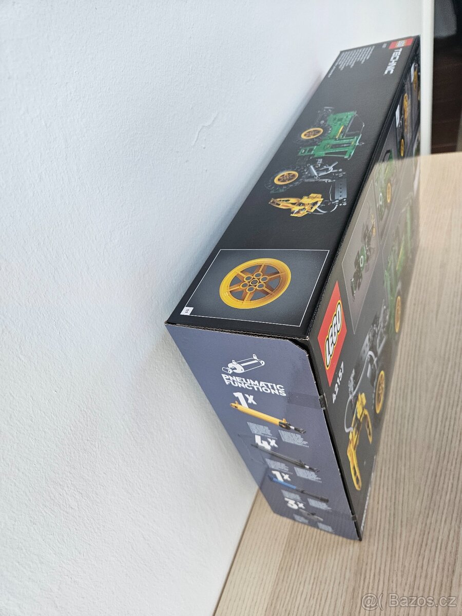 LEGO Technic 42157 Lesní traktor John Deere 948L-II - 3