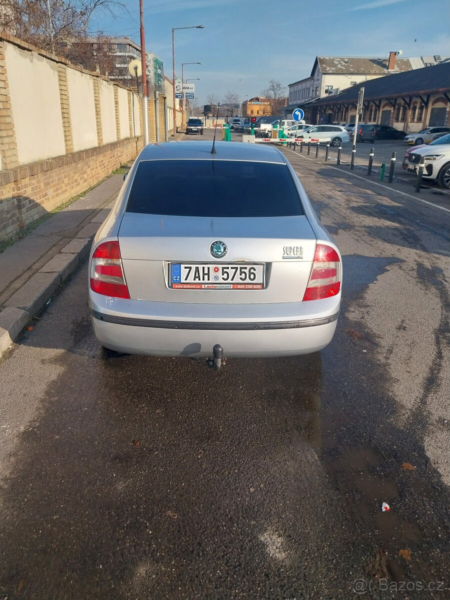 Škoda superb 2.0Tdi FACELIFT 6rychlostí - 3