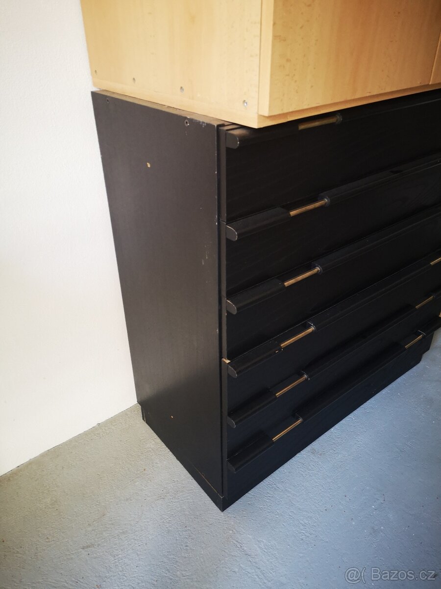 Starší komoda - 3