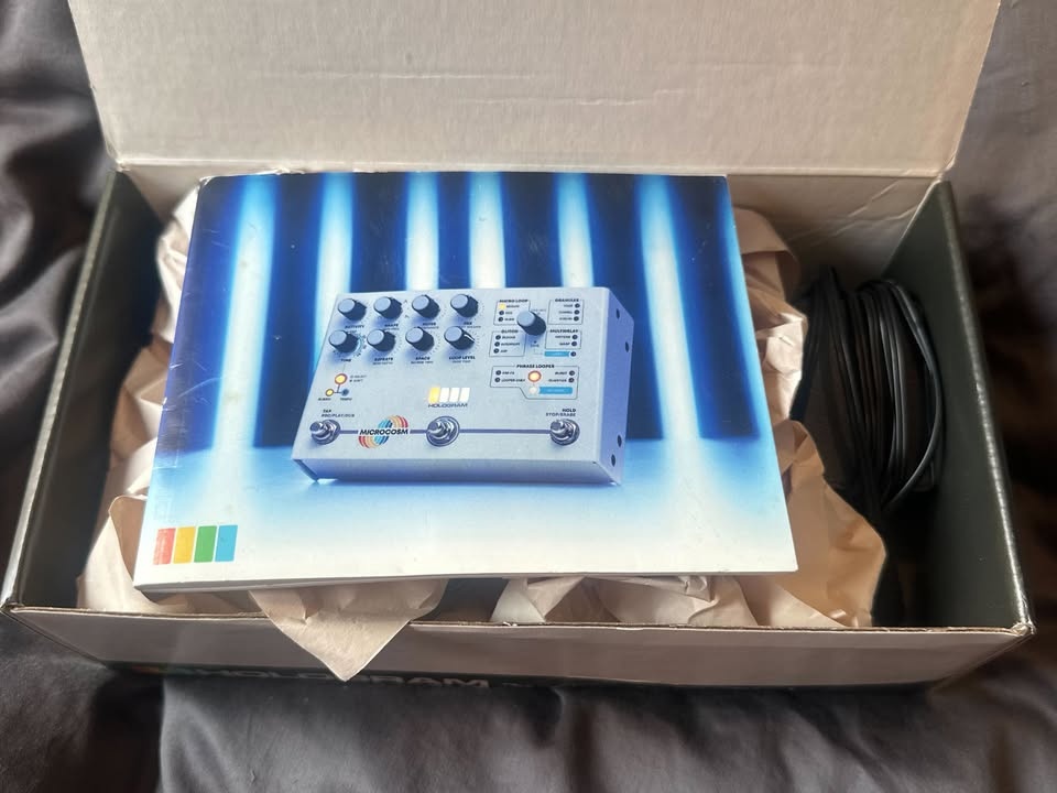Hologram electronics microcosm - 3