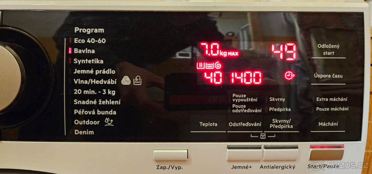 Úzká předem plněná pračka AEG - 3