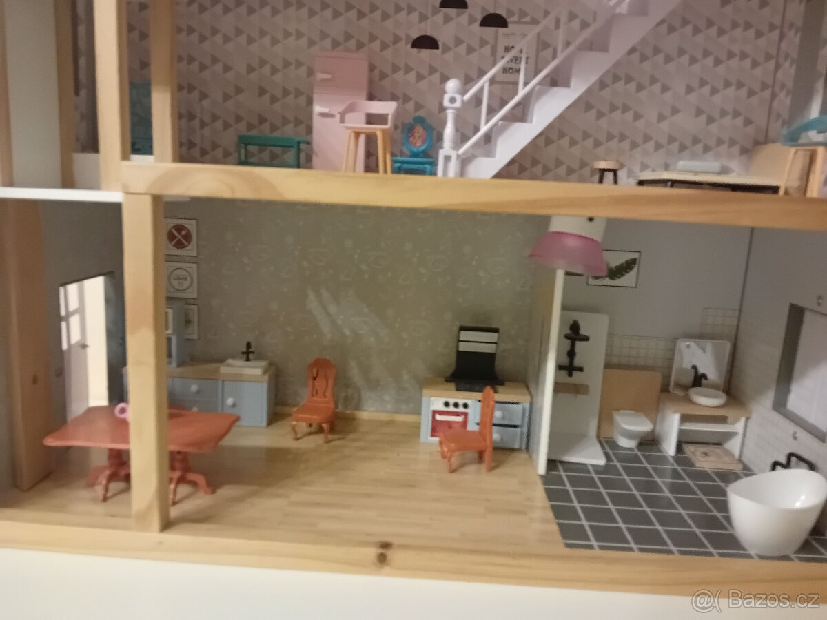 dřevěný domeček pro panenky - 3