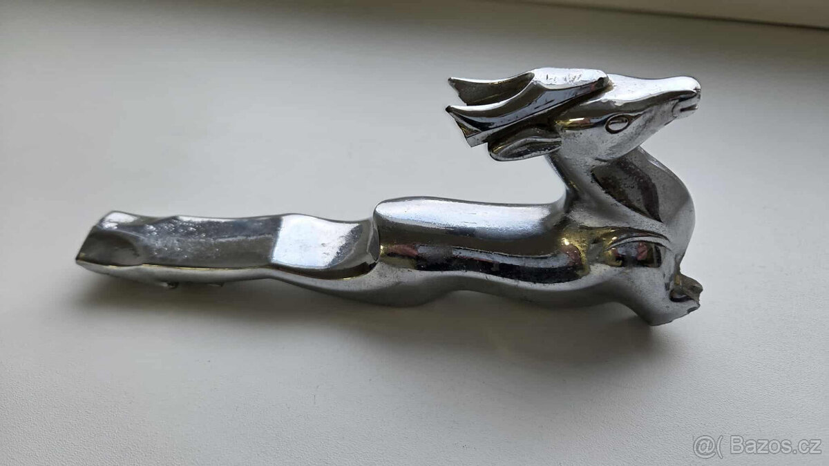 Jelen na kapotu Volha GAZ 21 - 3