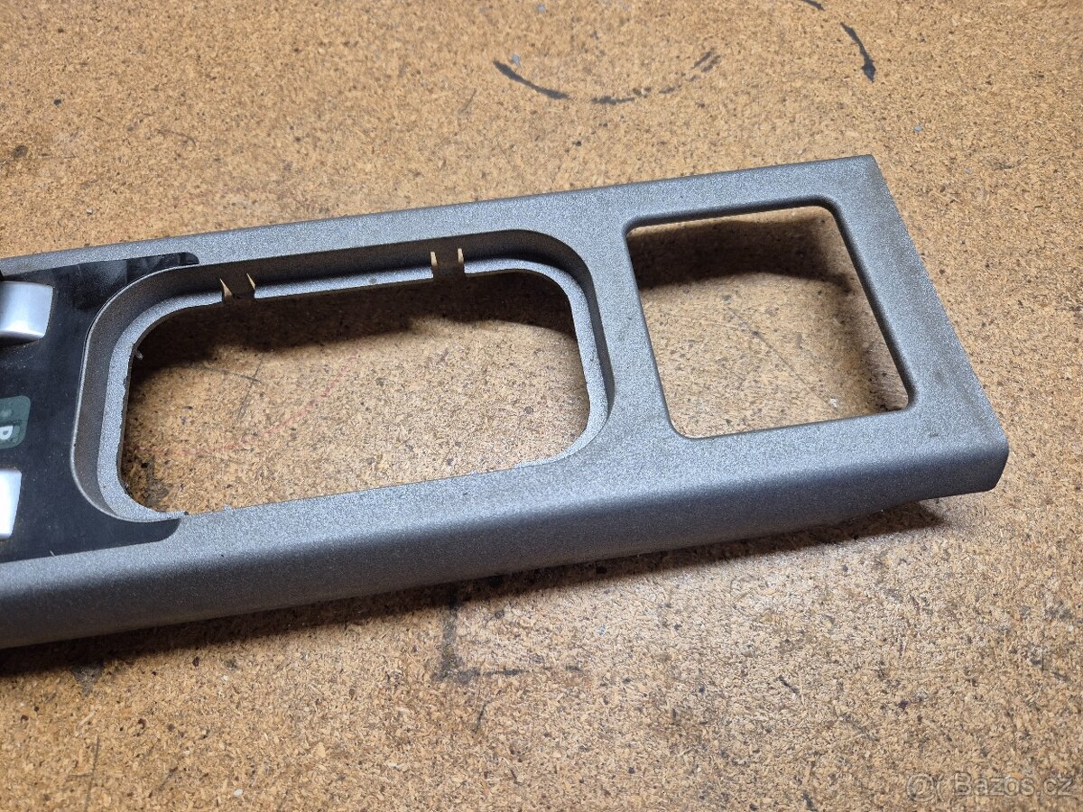 Range Rover L322 2002-2005 ovládací panel redukce