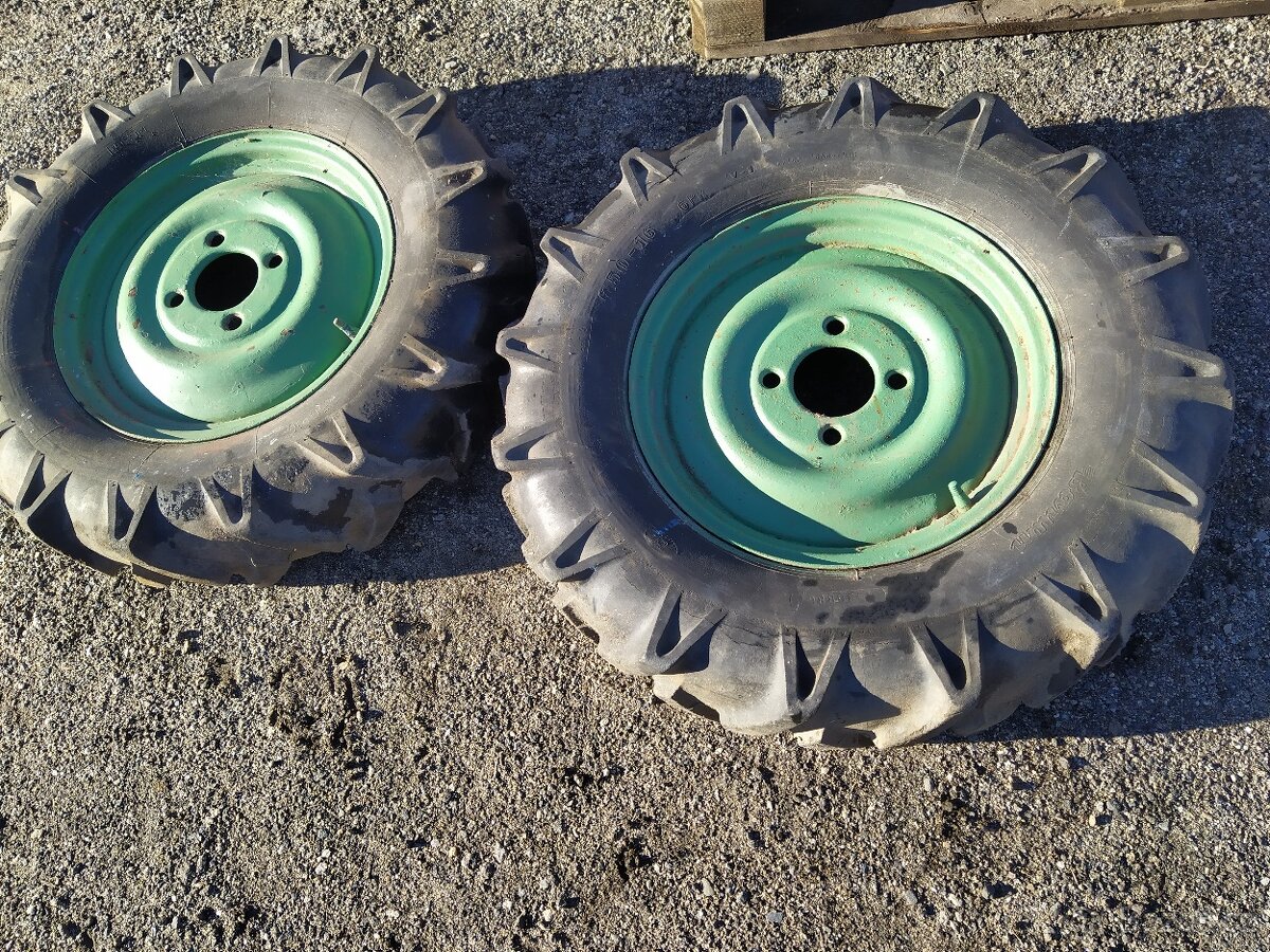 Použité díly Zetor 25 - přední náprava s koly, litinová vana - 3