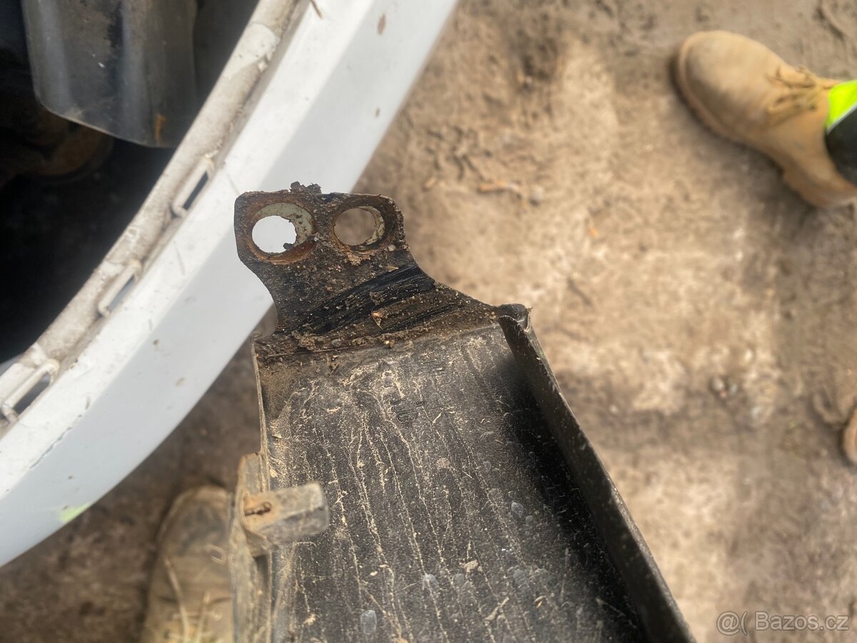 Náhradní díly Vw golf 5 variant - blatník, nárazník - 3