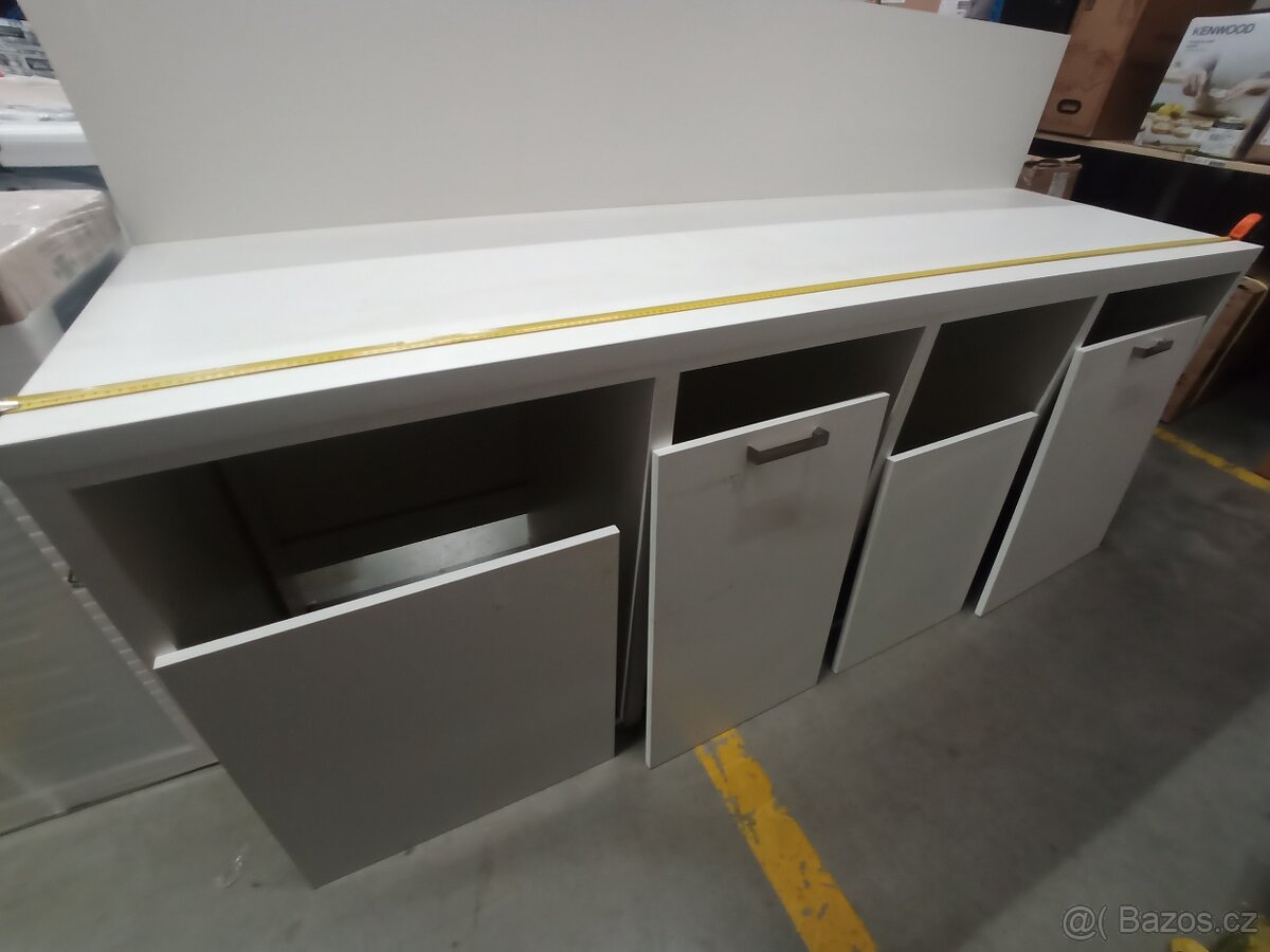 Kuchyňská linka / pracovní stůl - 3