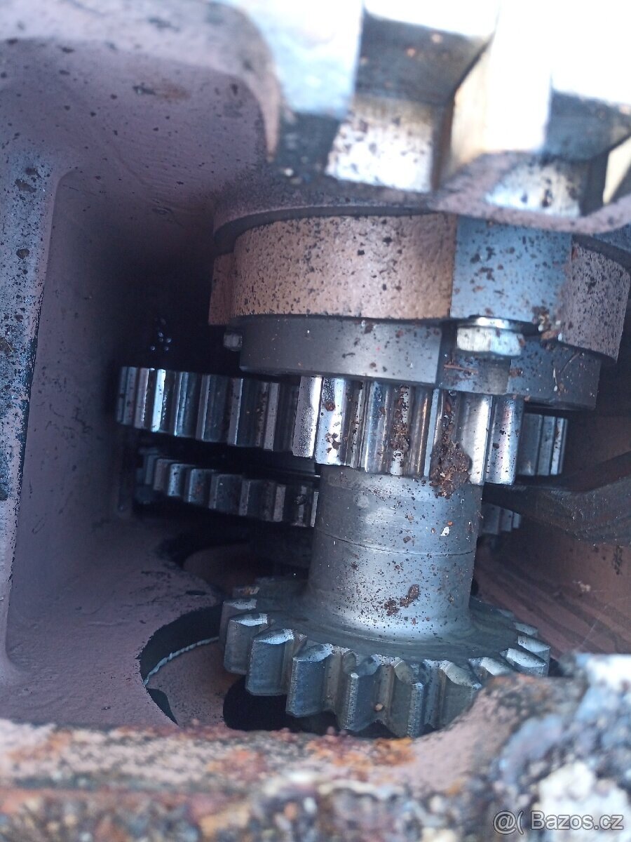 Převodovka a rozvodovka Zetor 7245 - 3