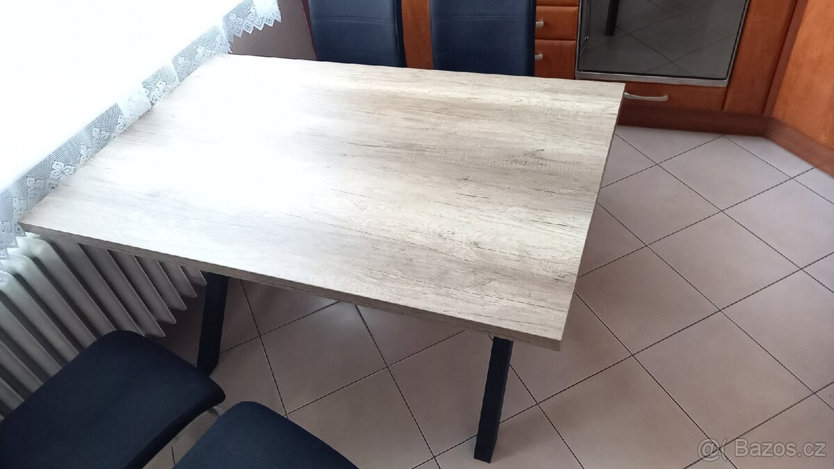 Jídelní stůl - 3
