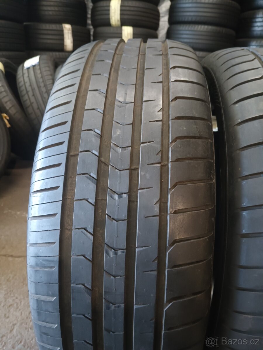 2xletní pneu 235/50/19.Vredestein. - 3