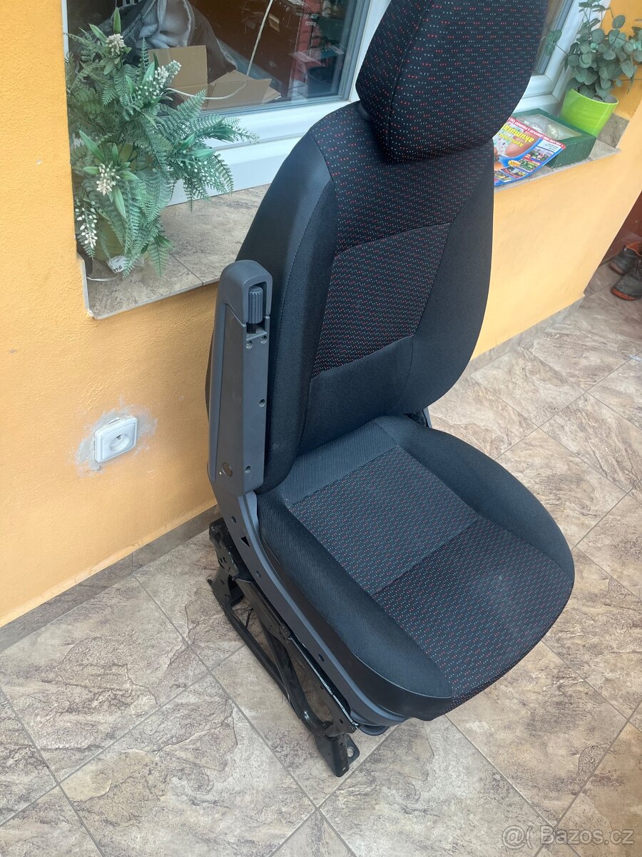 Sedadlo řidiče - 3