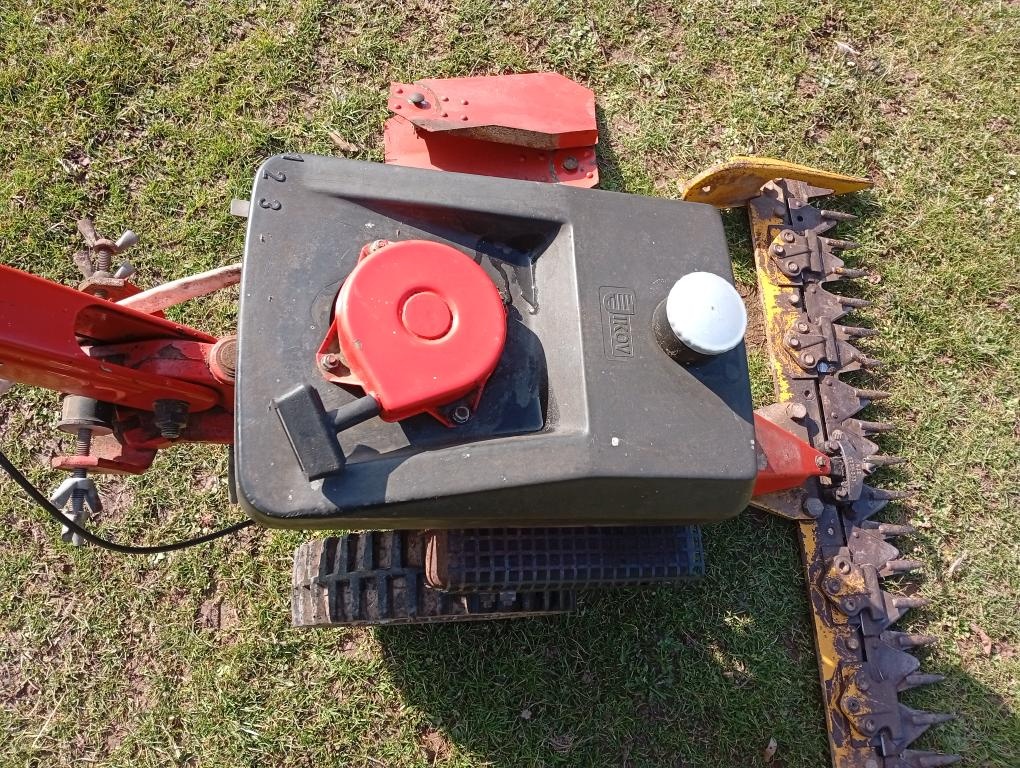 Lištová sekačka Vari s motorem Jikov - 3