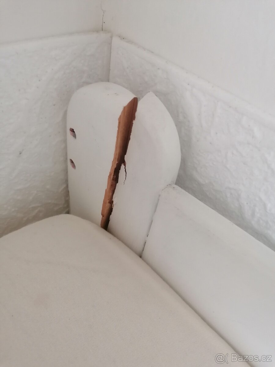 Postel bila drevena - 3