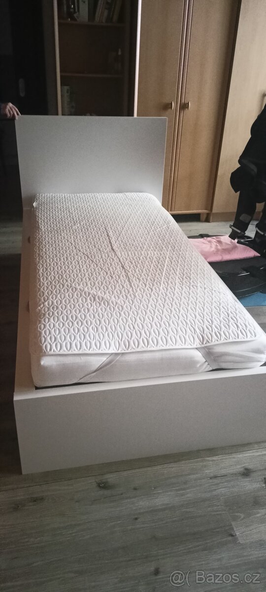 Postel s matrací - 3
