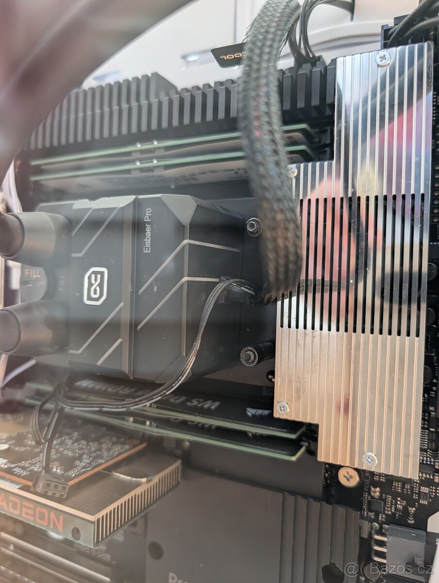 Machine learning desktop Threadripper 7970X s 64 vlákny - 3
