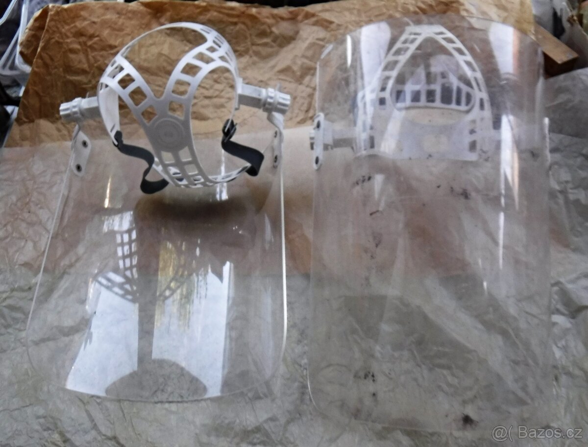 Kosa, ruční nářadí, ochranné štíty, kramle, sekerky - 3