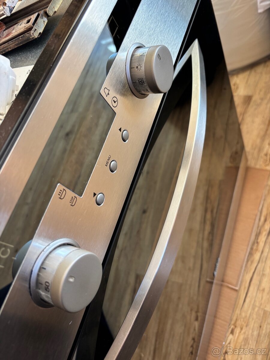 Vestavěná trouba AMICA EBP 7552 - 3