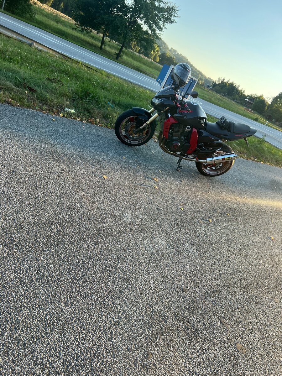 Kawasaki z1000 - 3