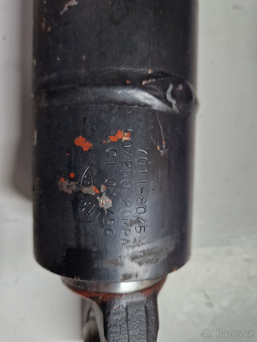 Pomocné pistnice zetor 77 - 3