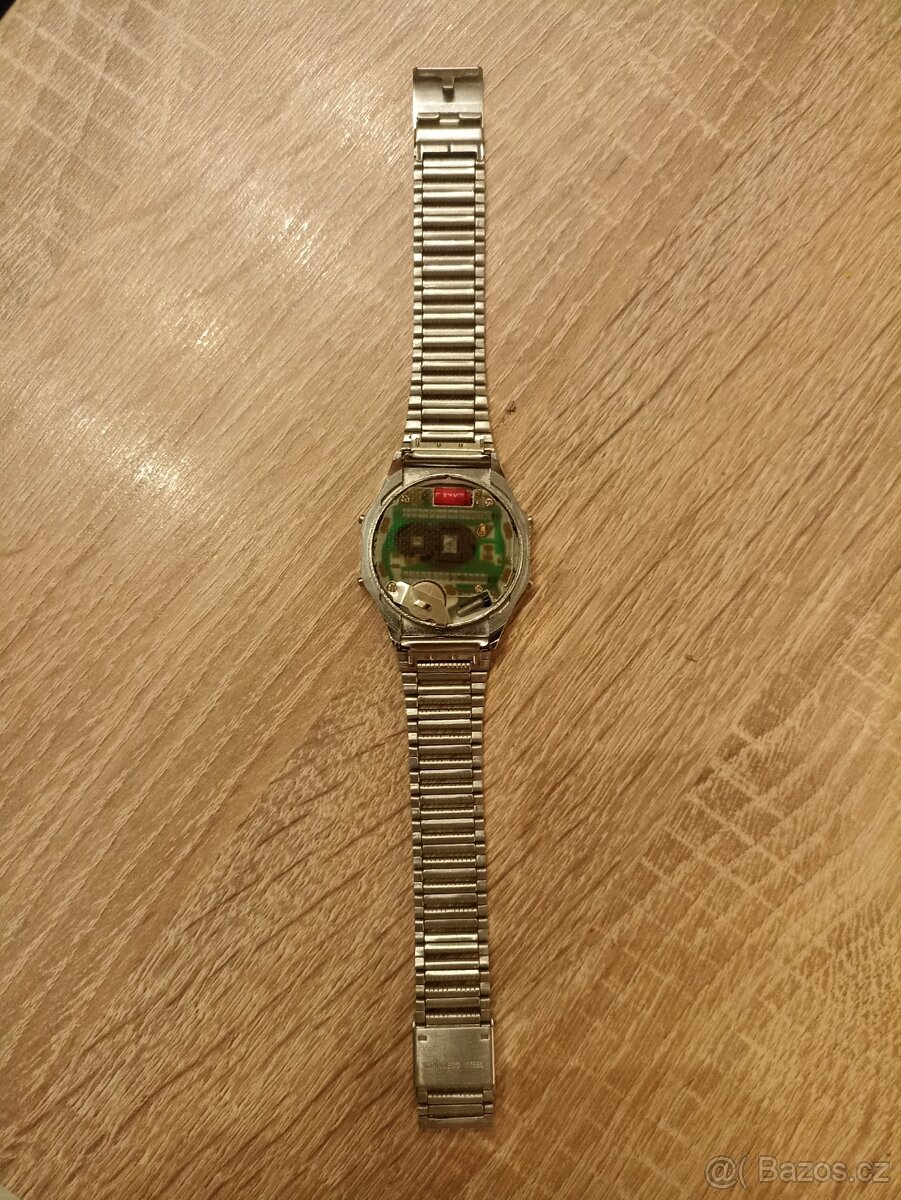 Retro digitální hodinky Levis - 3