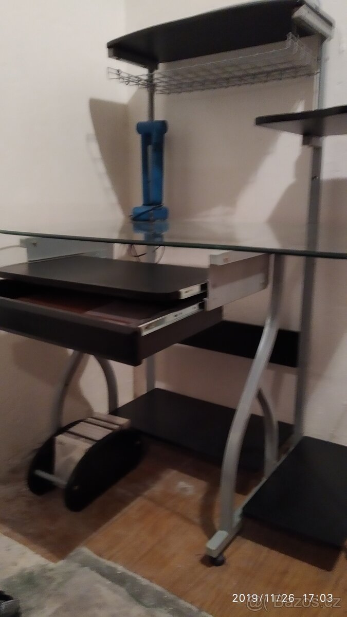 Moderní kancelářský / domácí psací stůl - 3