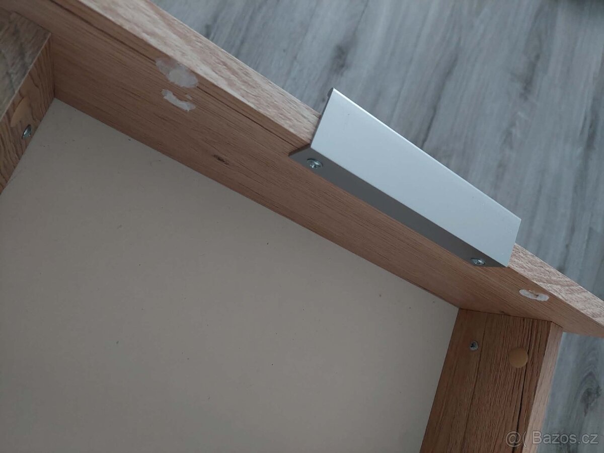 Větší noční stolek - 3