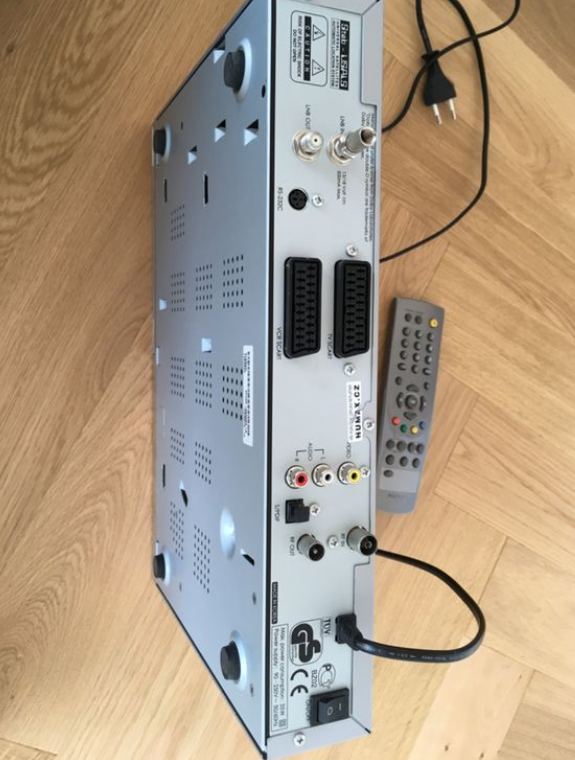 Satelitní přijímač Humax CI-8100 - 3