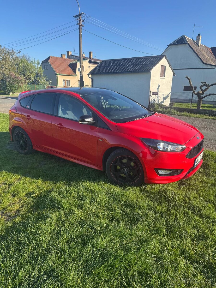Ford Focus, Focus ST-line Red&Black - 3