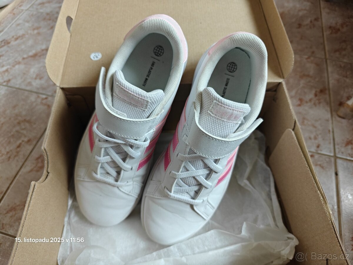 Dívčí boty Adidas, dva dny nošené. Vel 4 1/2 - 3