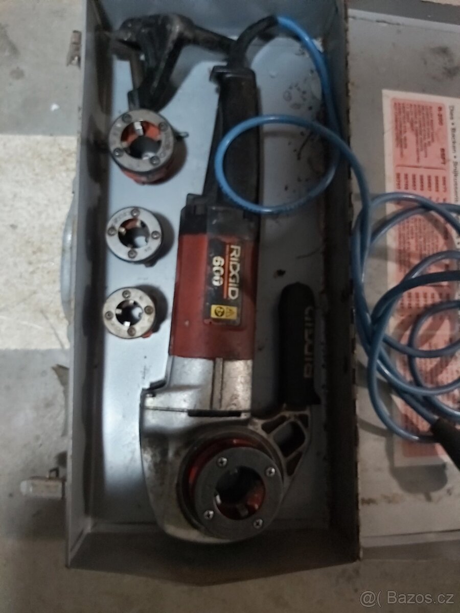 Ridgid 600 elektricky zavitorez do 1 1/4" - 3