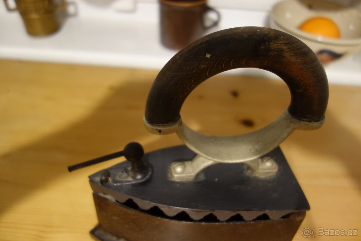 Historická žehlička - 3