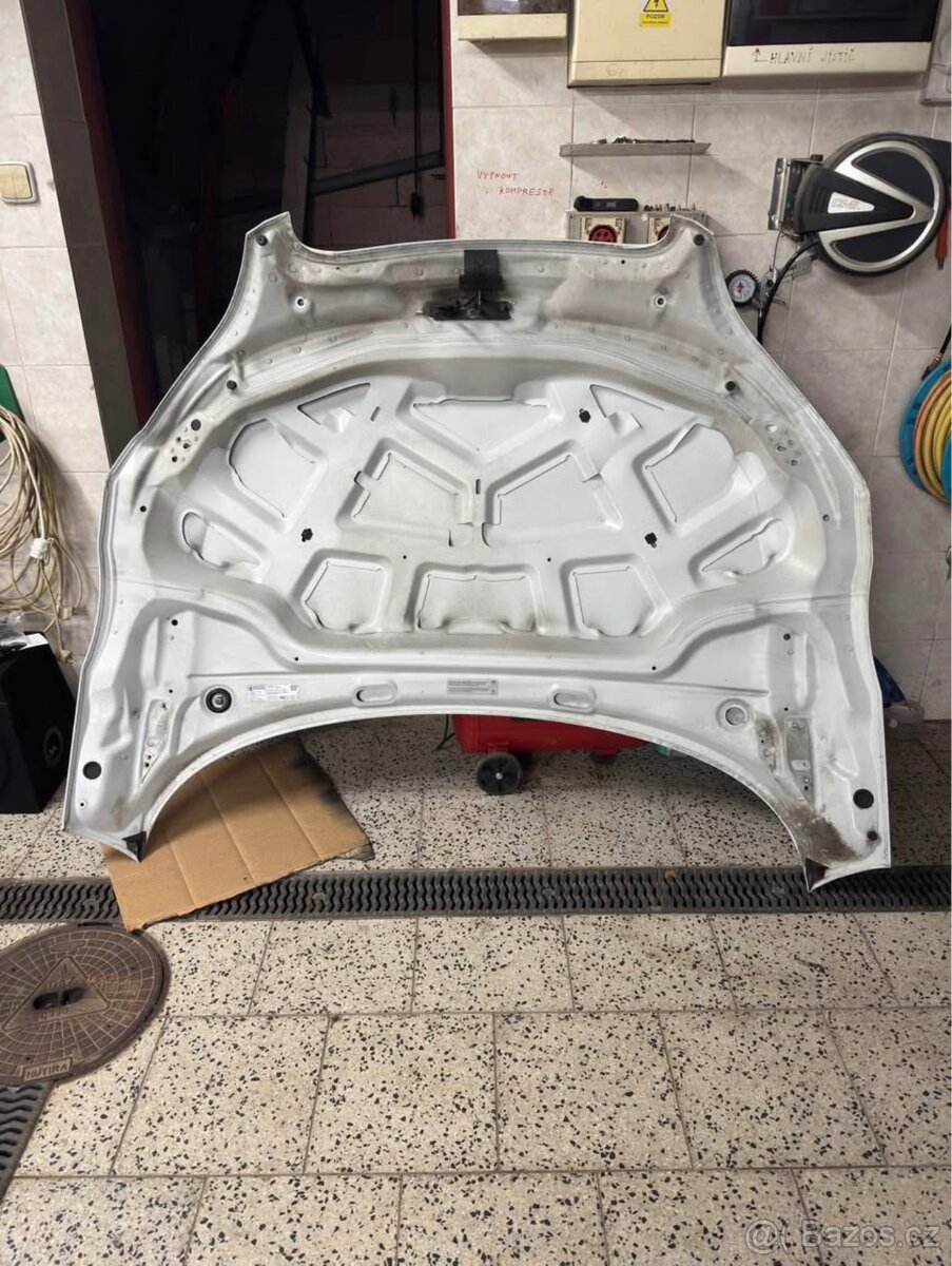 Audi tt mk2 8J přední kapota bílá - 3