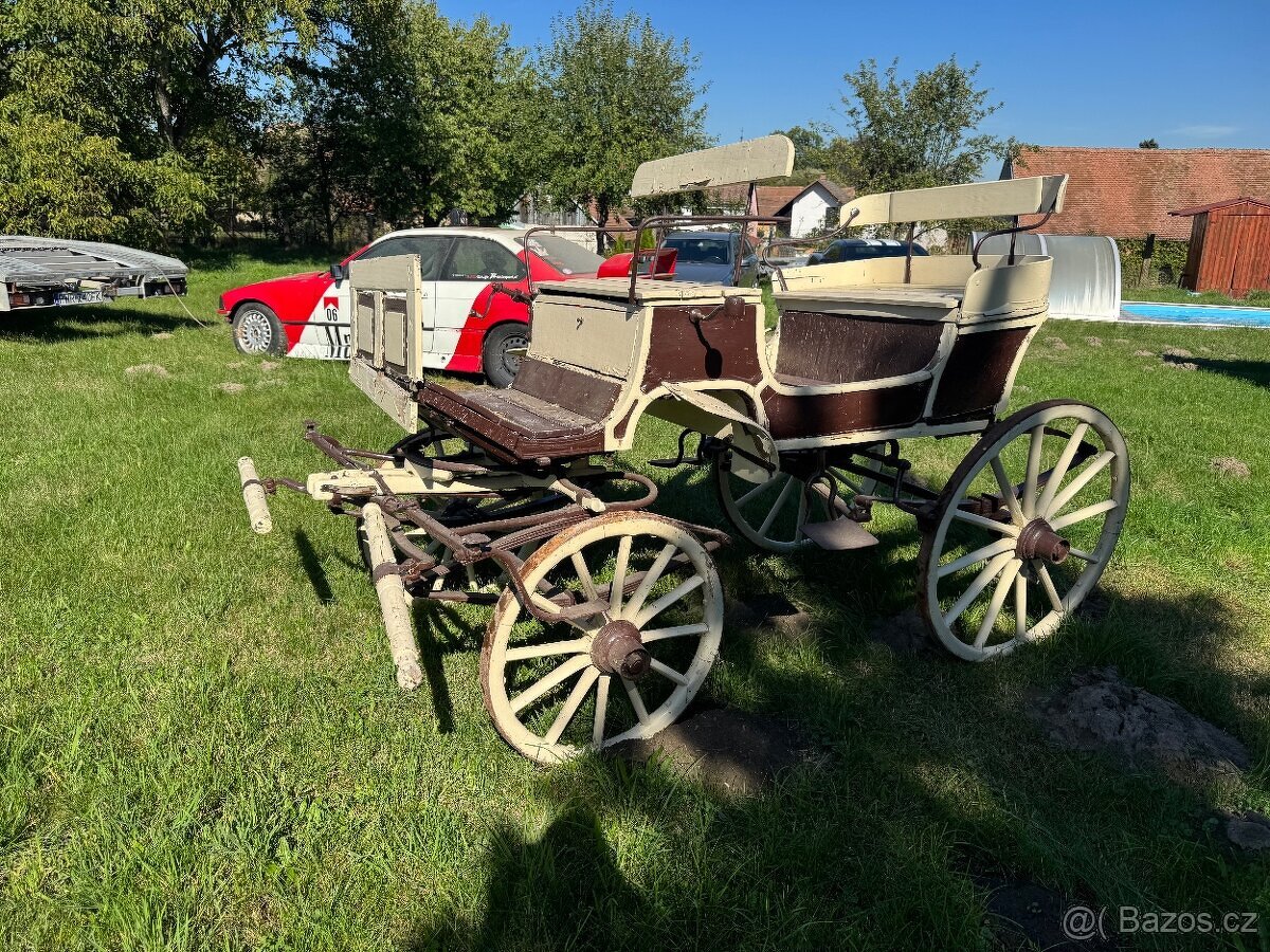 Hitoricy kocar – dveny, plne odpruzeny, k renovaci - 3