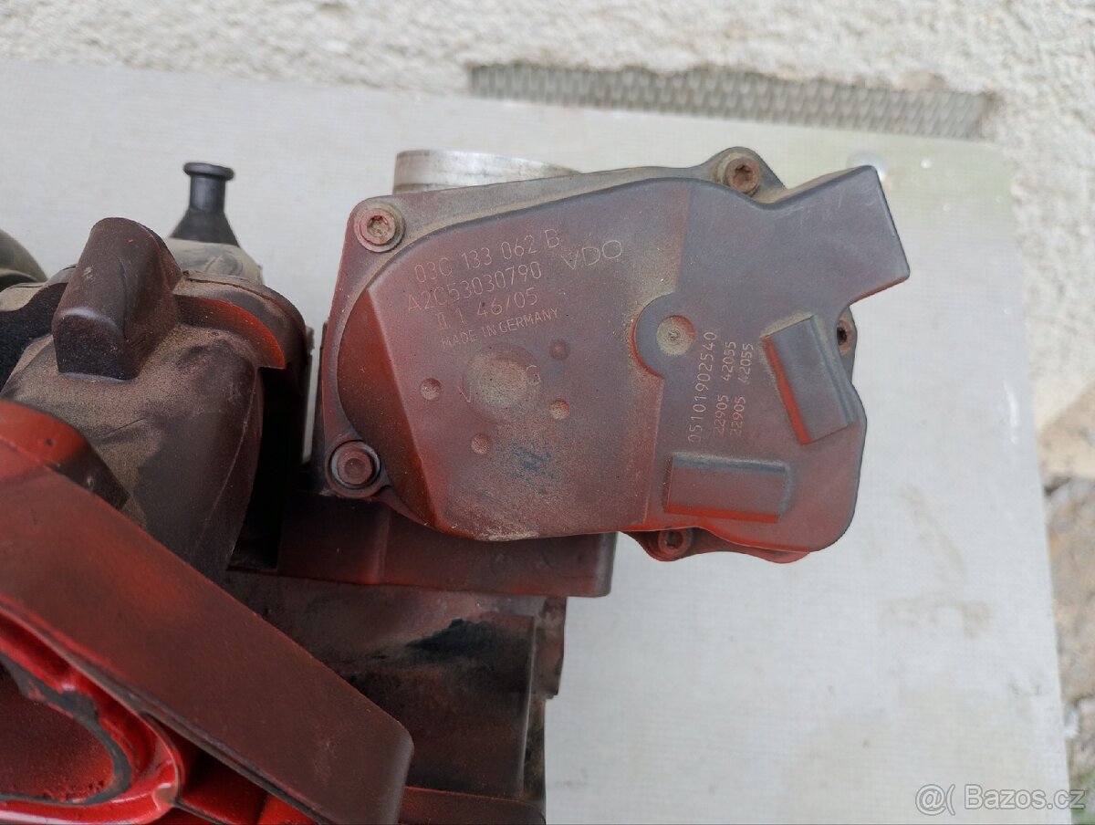 Sání a škrtící klapka 1.4 16v fabia golf Ibiza atd.. - 3