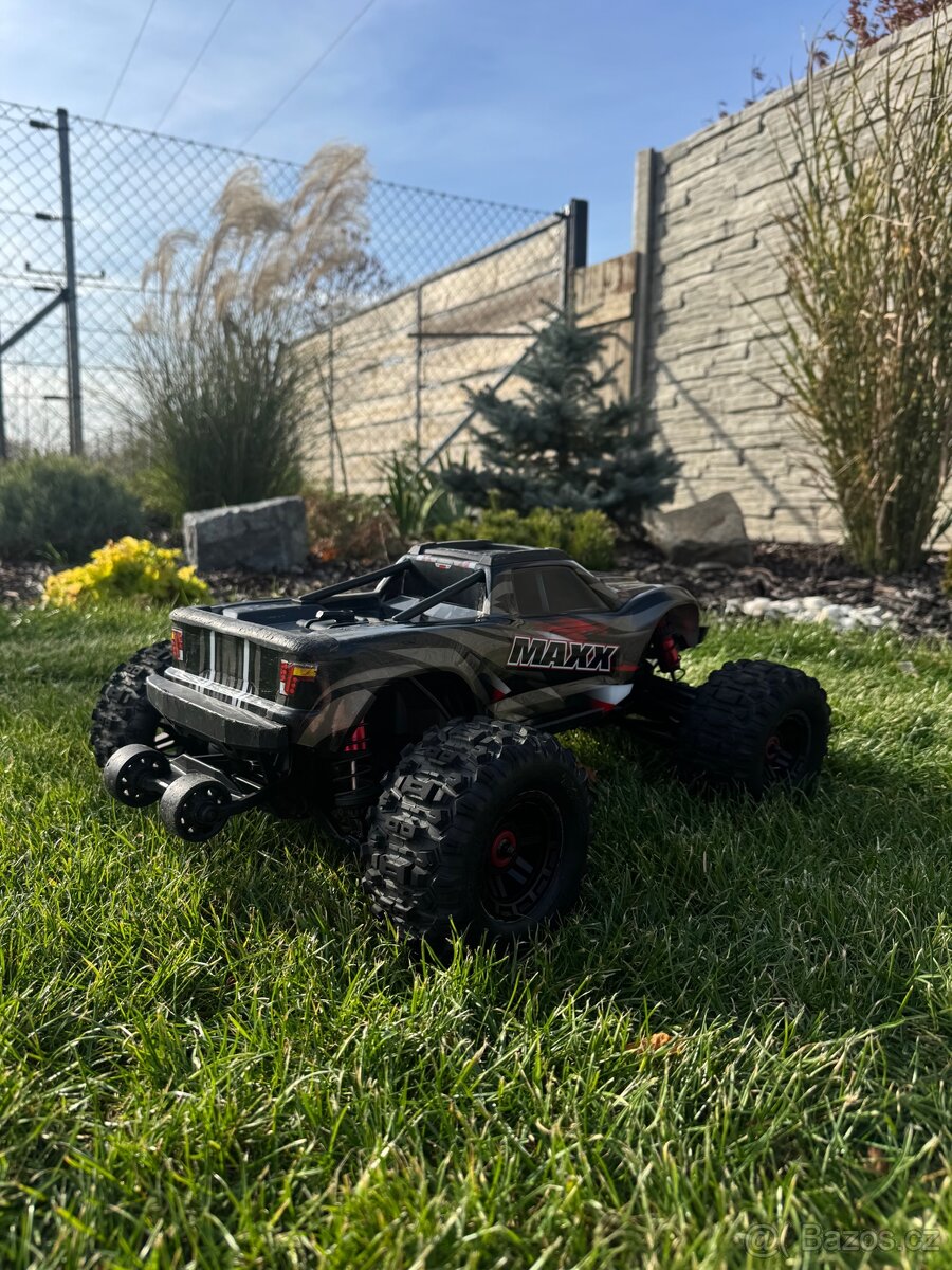 Traxxas maxx 1:8 - 3
