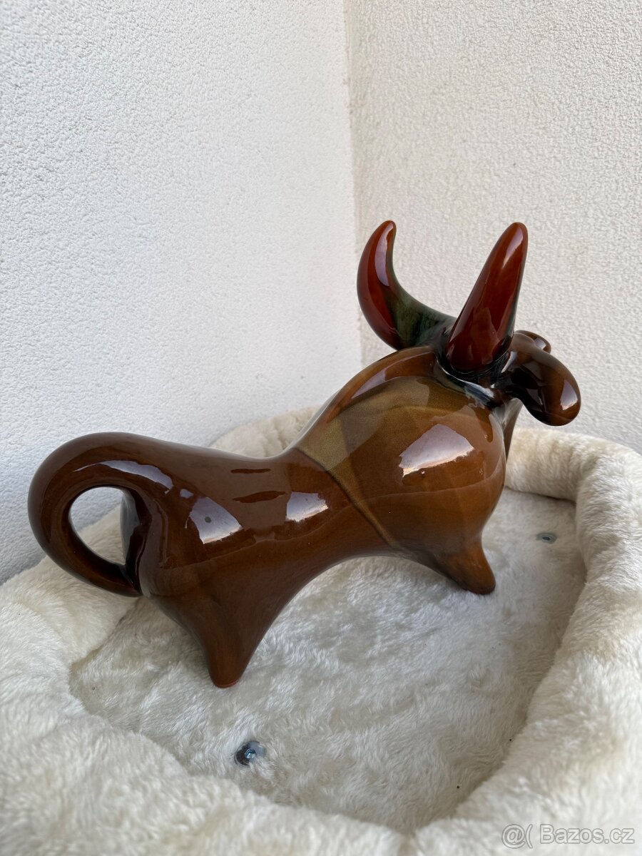 Majolikový býk - 3