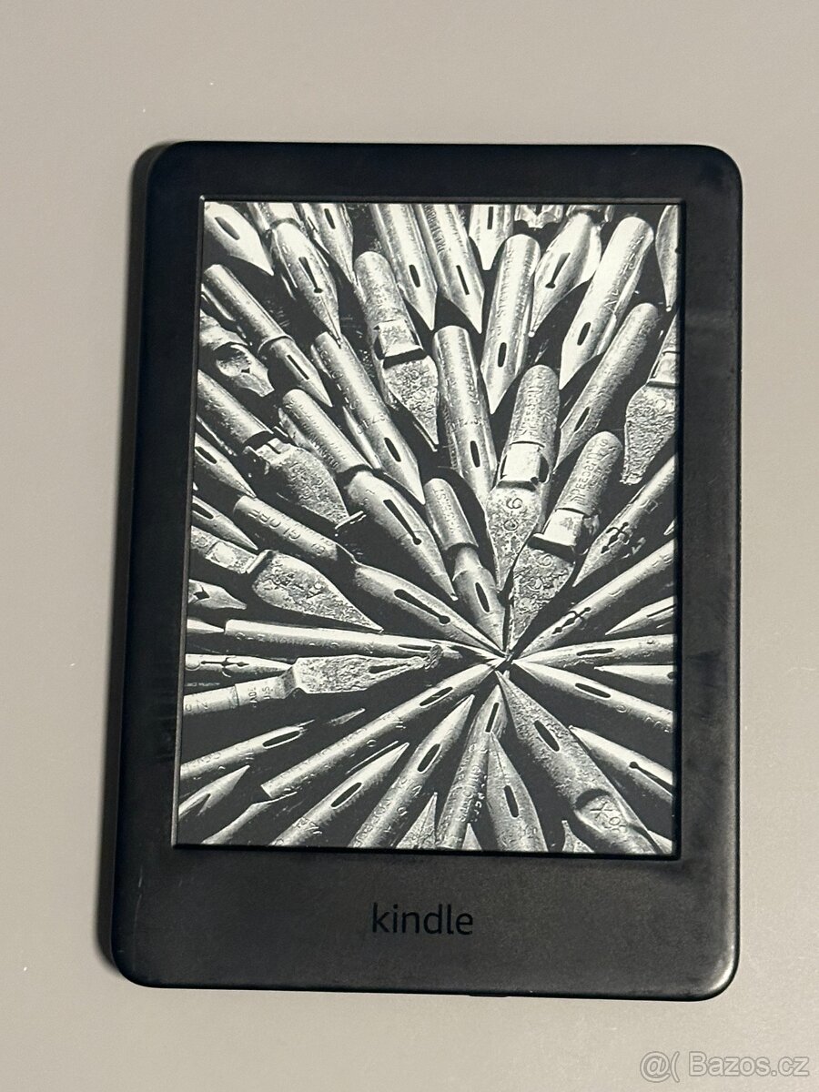 Čtečka knih Amazon Kindle 10. gen 8GB černá - 3