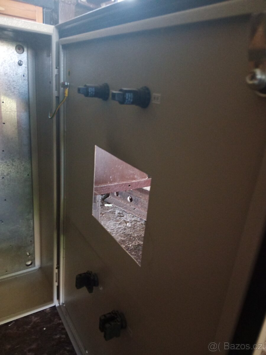 Skříň rozvaděče. - 3